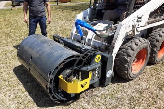 Implemento para minicargadora Compactador capa CMV120-C
