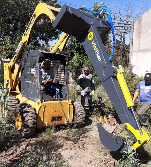 Brazo retro RS240 excavando